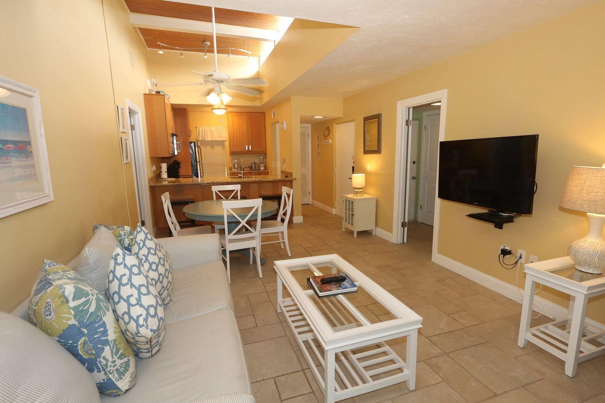 Beach Castle Resort By Rva Longboat Key Exterior photo